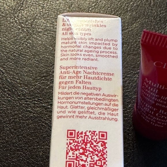 Clarins Super Restorative night Cream 5ml *PRICE FIRM*. - Picture 4 of 8